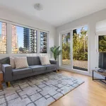 Appartement de 839 m² avec 3 chambre(s) en location à Vancouver