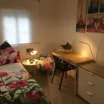 Rent a room of 75 m² in madrid