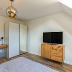 Rent a room of 80 m² in Stuttgart