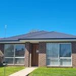 Rent 4 bedroom house in Parkes