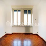 Rent 5 bedroom apartment of 200 m² in Milan