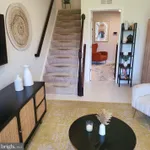 Rent 3 bedroom apartment of 205 m² in Loudoun