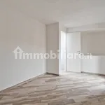 Rent 5 bedroom apartment of 131 m² in Rome