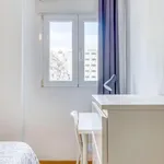 Rent 4 bedroom apartment in Valencia