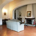 Rent 5 bedroom apartment of 120 m² in Bagno a Ripoli