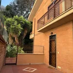 Rent 4 bedroom house of 120 m² in Roma