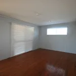 Rent 3 bedroom house in Emerald