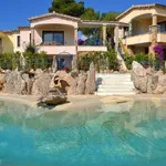 Rent 5 bedroom house of 130 m² in Olbia