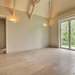 Maison de 1300 m² avec 4 chambre(s) en location à Waterloo