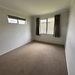 Rent 3 bedroom house in Wakefield