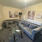 Rent 3 bedroom flat in East Midlands