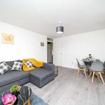 Rent 2 bedroom apartment of 7190 m² in London