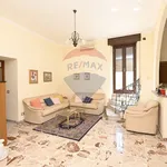 Rent 4 bedroom house of 150 m² in Caltagirone