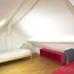 Appartement de 71 m² avec 3 chambre(s) en location à Paris