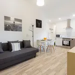 Rent a room of 100 m² in Madrid