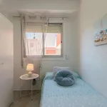 Rent 2 bedroom apartment of 77 m² in valencia