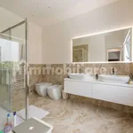 Rent 5 bedroom house of 380 m² in Rome