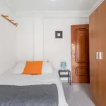 Rent 4 bedroom apartment in Valencia