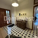 Rent 5 bedroom house of 210 m² in Roma