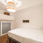 Rent 4 bedroom apartment in Barcelona