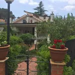 Rent 4 bedroom house of 100 m² in Pedara