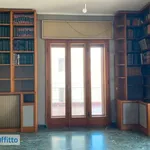 Affitto 6 camera appartamento di 194 m² in Bari