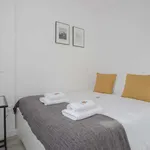 Rent 1 bedroom apartment of 40 m² in porto