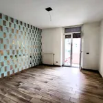 Affitto 2 camera appartamento di 94 m² in novara