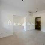 Affitto 4 camera appartamento di 110 m² in Bologna