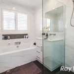 Rent 4 bedroom apartment in Chadstone