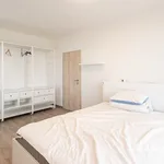 Pronajměte si 3 ložnic/e byt o rozloze 77 m² v Prague