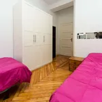 Rent a room of 150 m² in madrid