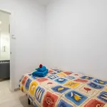 Rent 4 bedroom apartment of 65 m² in Barcelona