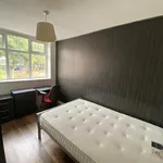 Rent 4 bedroom flat in Leicester