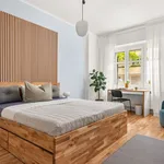 Rent 1 bedroom apartment of 646 m² in Berlin