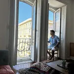 Rent 4 bedroom apartment of 200 m² in Lisbon