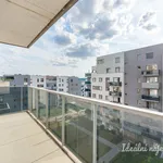 Pronajměte si 3 ložnic/e byt o rozloze 72 m² v Prague