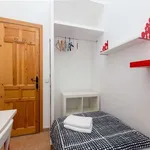 Rent a room of 150 m² in madrid