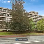 Flat to rent in Hanover House, Reading RG1