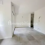 Affitto 4 camera appartamento di 110 m² in Bologna