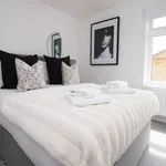 Rent 2 bedroom apartment of 85 m² in Newcastle upon Tyne