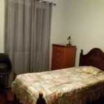 Rent 4 bedroom house in Porto