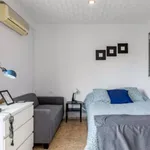 Rent 4 bedroom apartment in Valencia