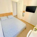 Rent 4 bedroom apartment in Seville