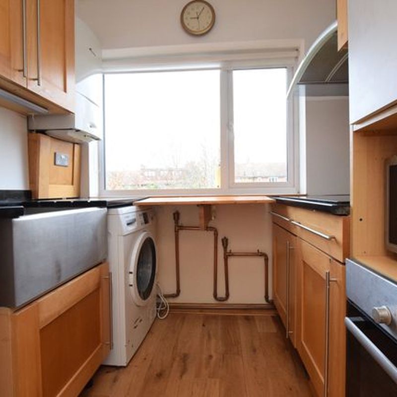 Maisonette to rent in Erith Crescent, Collier Row, Romford RM5
