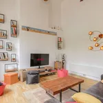 Appartement de 1350 m² avec 2 chambre(s) en location à Lyon