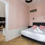 Appartement de 830 m² avec 3 chambre(s) en location à Lyon