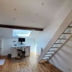 Maison de 219 m² avec 7 chambre(s) en location à Ségny