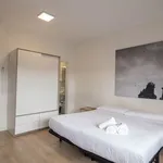 Rent 1 bedroom apartment of 30 m² in Barcelona