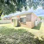 Rent 4 bedroom house in Caroline Springs